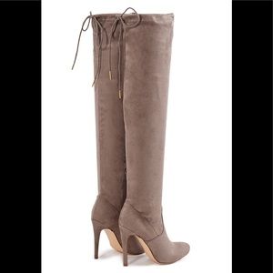 Botas largas sz 8.5 color TAUPE👢Nuevas.